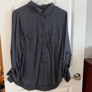 Dark Gray Button-Up Shirt | Size Medium